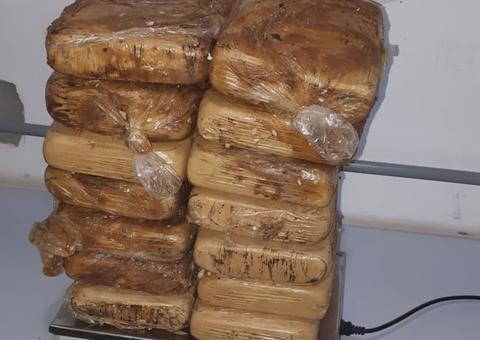 No Amazonas, brasileiro e colombiano são presos com 34 Kg de drogas escondidos em freezer 