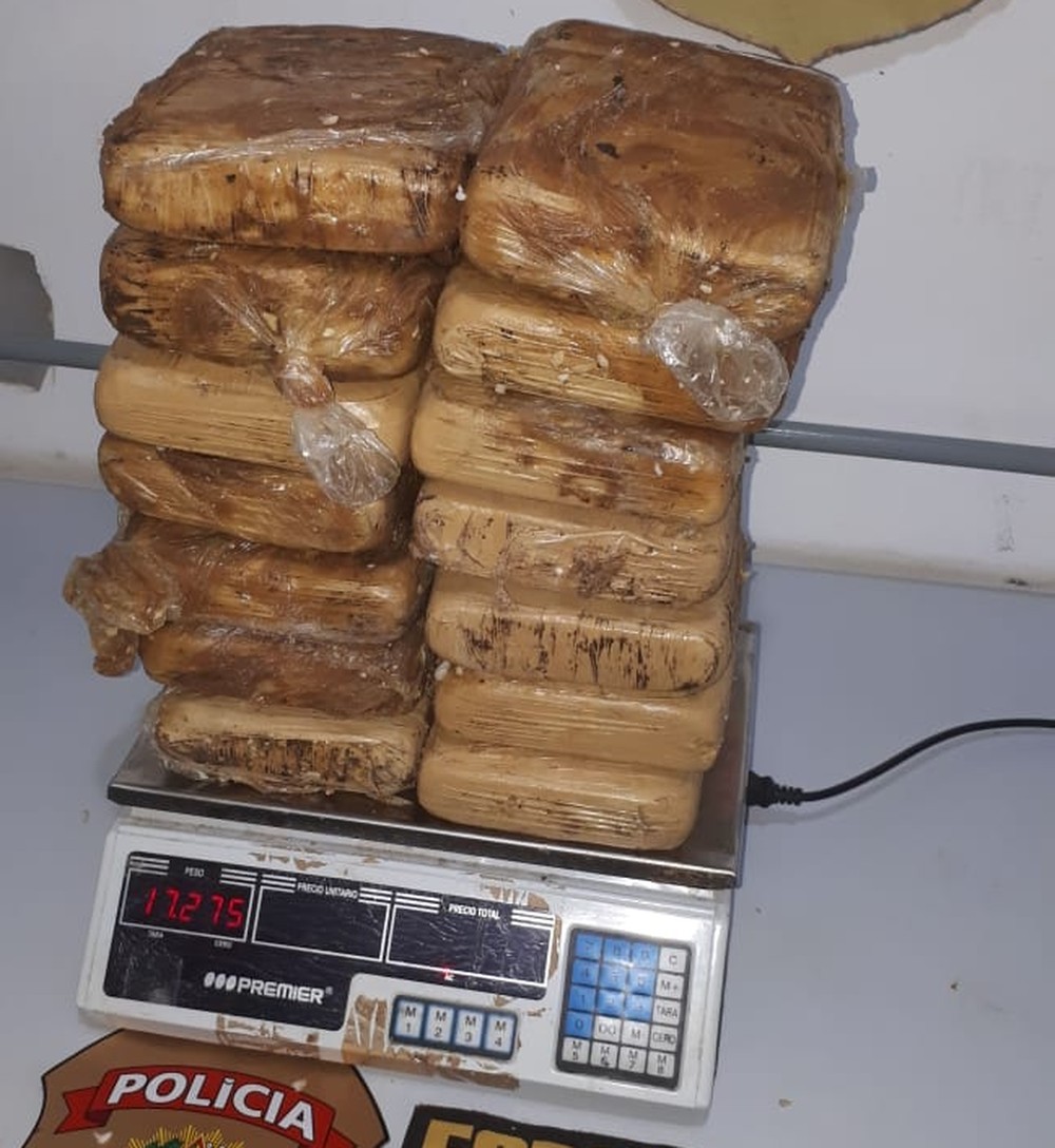 No Amazonas, brasileiro e colombiano são presos com 34 Kg de drogas escondidos em freezer 