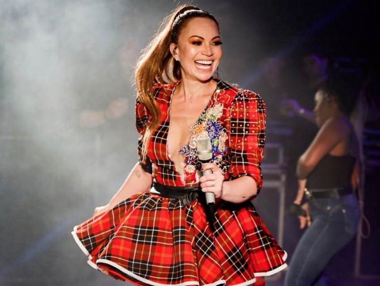 TCE suspende show de Solange Almeida na Festa do Abacaxi no Amazonas 