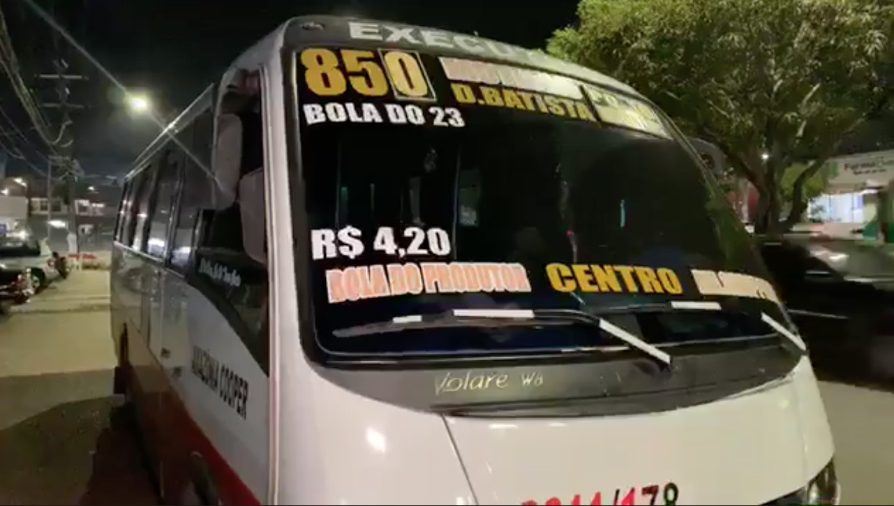 Casal toca terror durante assalto a transporte executivo em Manaus 