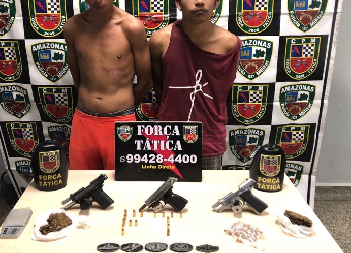 Com drogas e armamento pesado, dupla é presa durante perseguição policial em Manaus