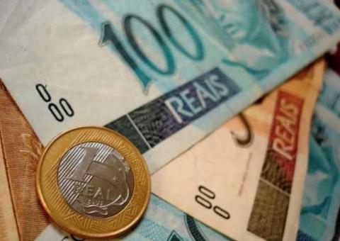 Desemprego e alto endividamento dificultam repasse da queda da Selic ao bolso do consumidor