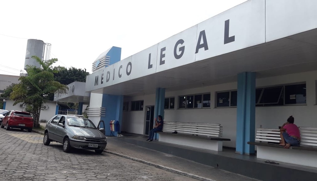  Estudante morre após levar mata leão de colega no DB em Manaus