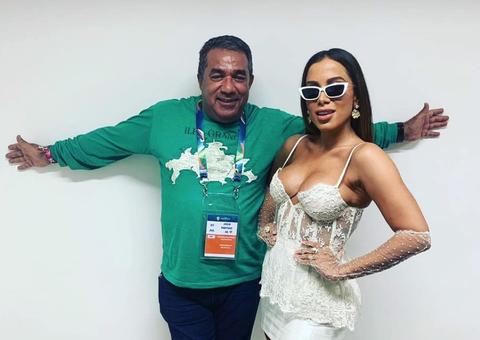 Pai de Anitta revela porque cantora deixou de comandar carreira: ‘Scooby é bom de cama’   