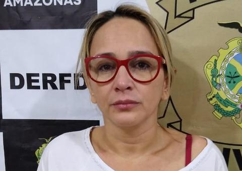 Em Manaus, suspeita de comandar grupo que desviou R$ 575 mil de agência de turismo se entrega 