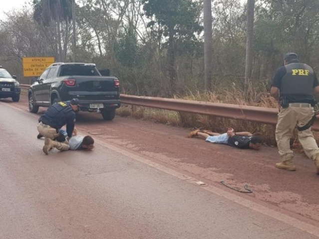 Dupla suspeita de sequestro de empresário e filho de 7 anos é presa com carro das vítimas