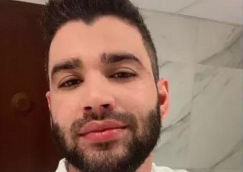 Vídeo: Gusttavo Lima é atingido violentamente com copo no rosto durante show