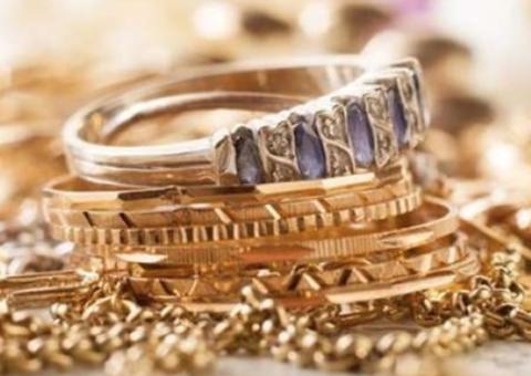 Mulher rouba 1,6 milhão de euros em joias na França ao se passar por princesa