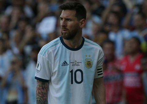 Messi é punido em R$ 194 mil por ter reclamado de vitória brasileira na Copa América