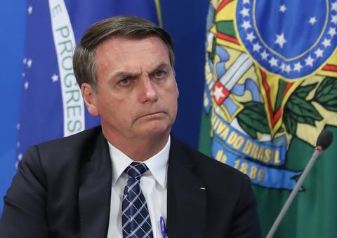 'Não é desarmando o povo que você vai evitar isso', diz Bolsonaro sobre ataques a tiros nos EUA  