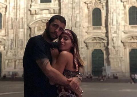 Anitta dá resposta certeira após fã criticar Scooby: 'arrume um emprego pra ele'