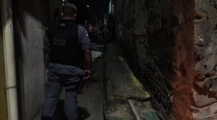 Atiradores misteriosos executam jovem em rua de Manaus