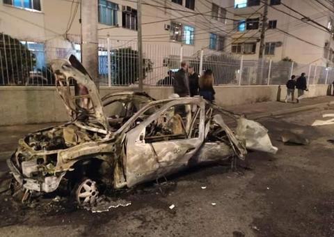 Homem é arremessado e morre após explosão de veículo 