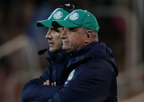 Mesmo após protestos da torcida, Felipão segue à frente do Palmeiras