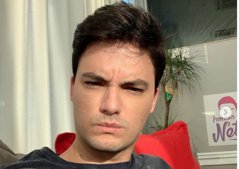 Felipe Neto chama de ditatorial governo de Bolsonaro: 'Só os fãs não enxergam'