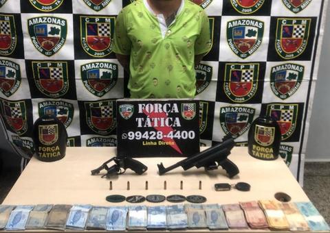 Homem é preso com arma escondida em carro e mais de R$ 3 mil em Manaus