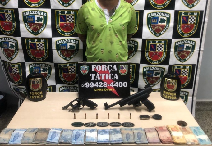 Homem é preso com arma escondida em carro e mais de R$ 3 mil em Manaus