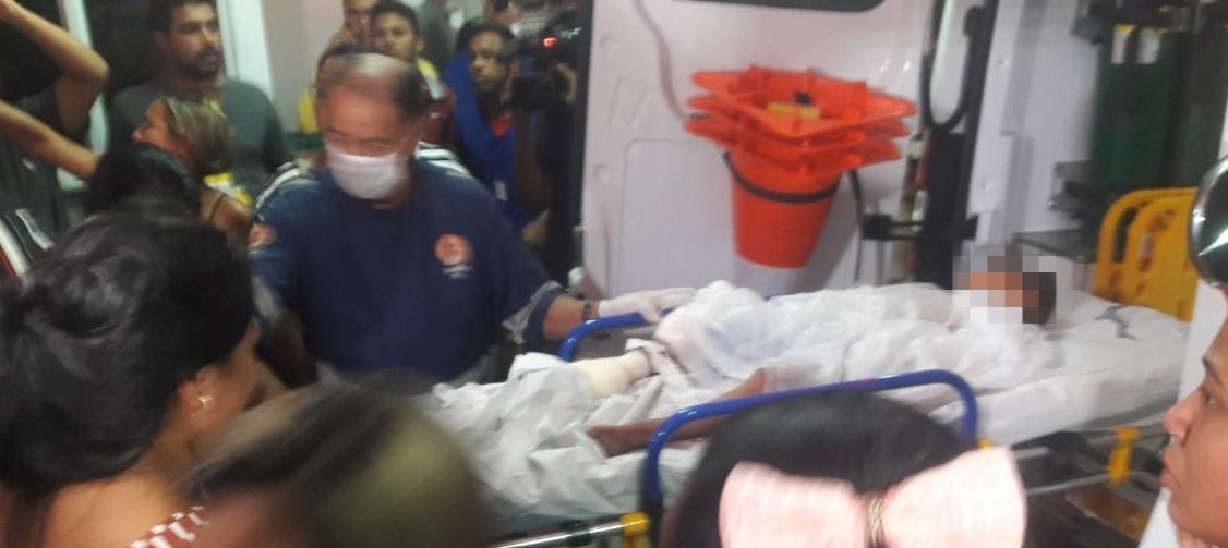 Menino de 6 anos está entre vítimas de tiroteio no Prosamim 