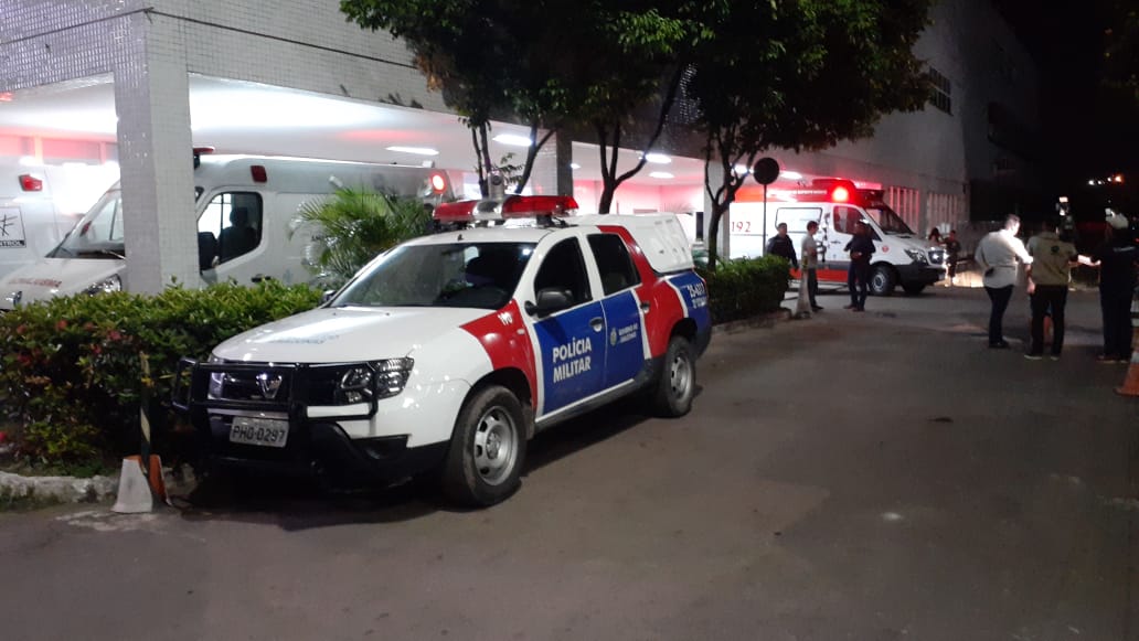 Vítimas de tiroteio se deparam com falta de cirurgiões ao chegarem em hospital em Manaus 