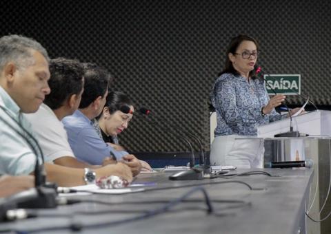 Construção de lixão próximo a igarapé é discutida em audiência pública em Manaus