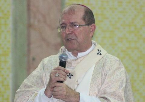 Arcebispo de Manaus recebe medalha de ouro na CMM