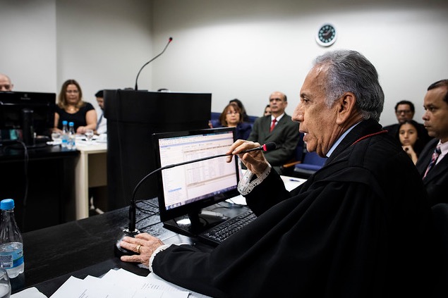 Médico é condenado a pagar R$ 56 mil a paciente que teve problemas com silicone em Manaus