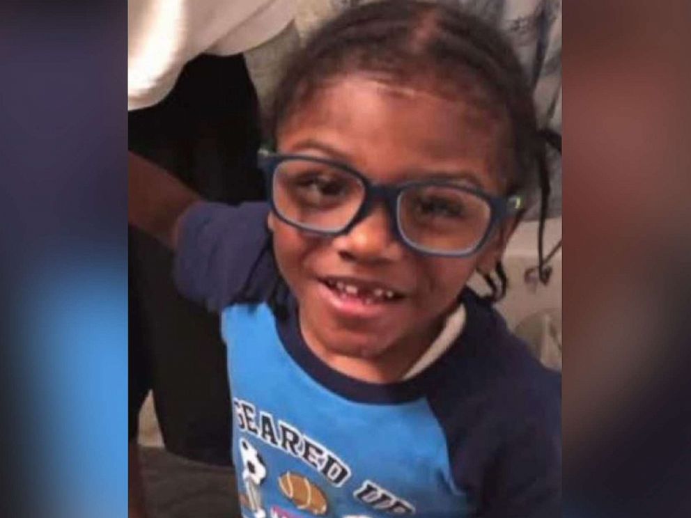 Mãe é presa suspeita de matar filho em banheira com água fervendo e jogar corpo no lixo