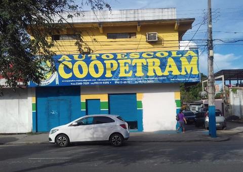 Alunos e funcionários de autoescola em ficam pânico durante assalto em Manaus