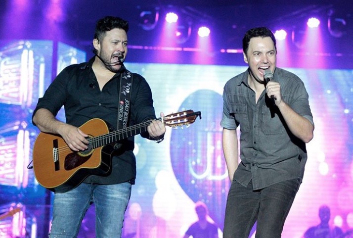 Prefeitura paga R$ 130 mil por show da dupla João Bosco e Vinícius no Amazonas