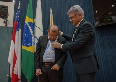 Dom Sérgio Castriani recebe Medalha de Ouro Cidade de Manaus
