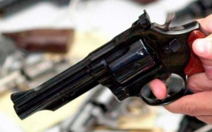 Jovem é baleado após discussão em campo de futebol em Manaus