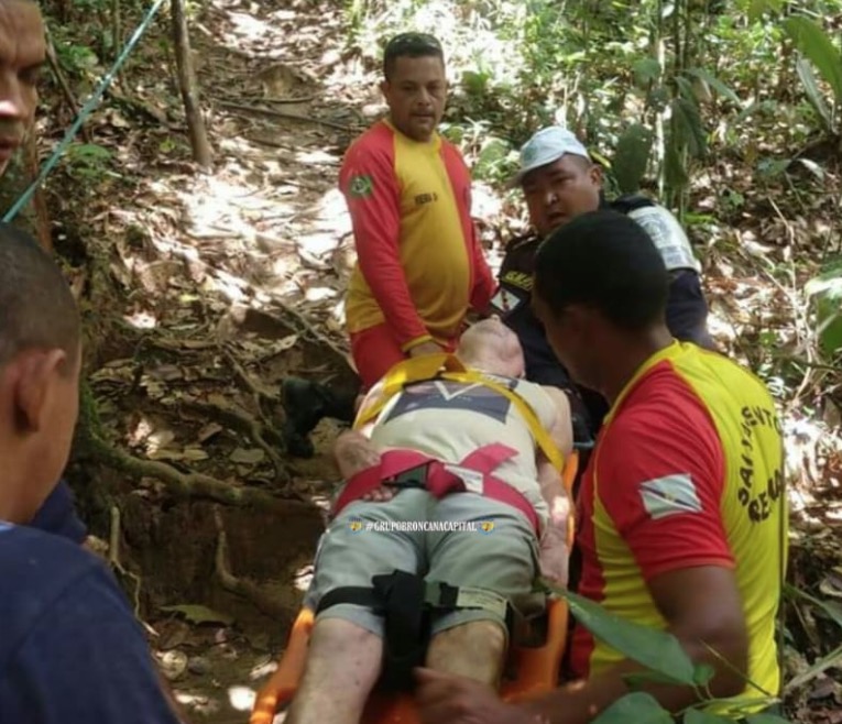 Turista é resgatado após sofrer acidente durante visita a caverna no Amazonas 