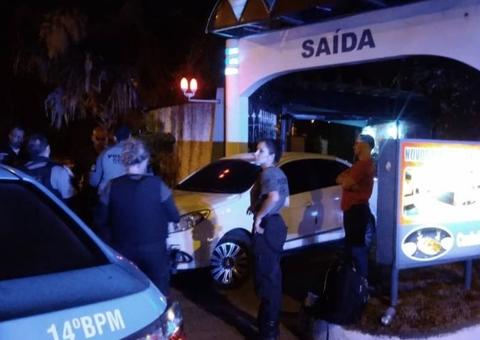 Homem é fuzilado com mais de 20 tiros na saída de motel