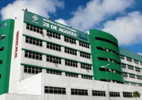 Jovem leva quatro tiros enquanto caminhava em avenida de Manaus