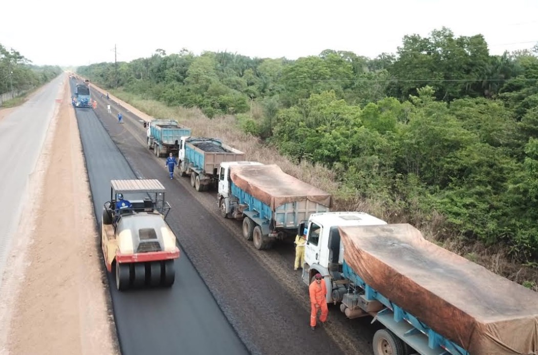 Obras de infraestrutura avançam na rodovia AM-070