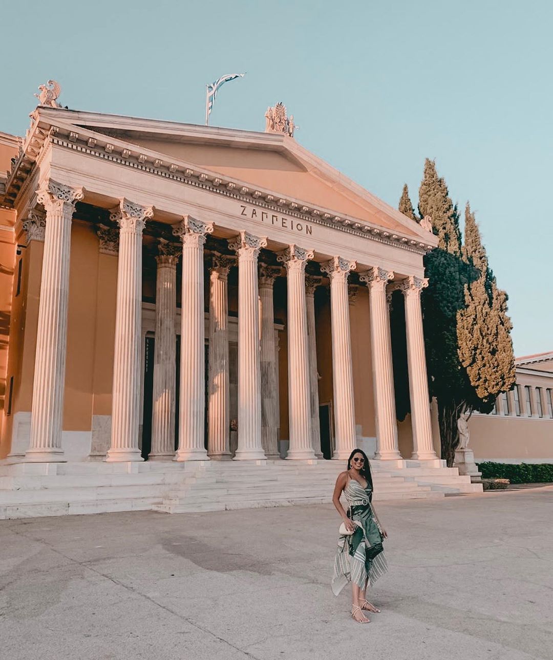 Ex-Miss Brasil Mayra Dias curte lua de mel na Grécia com prefeito de Parintins