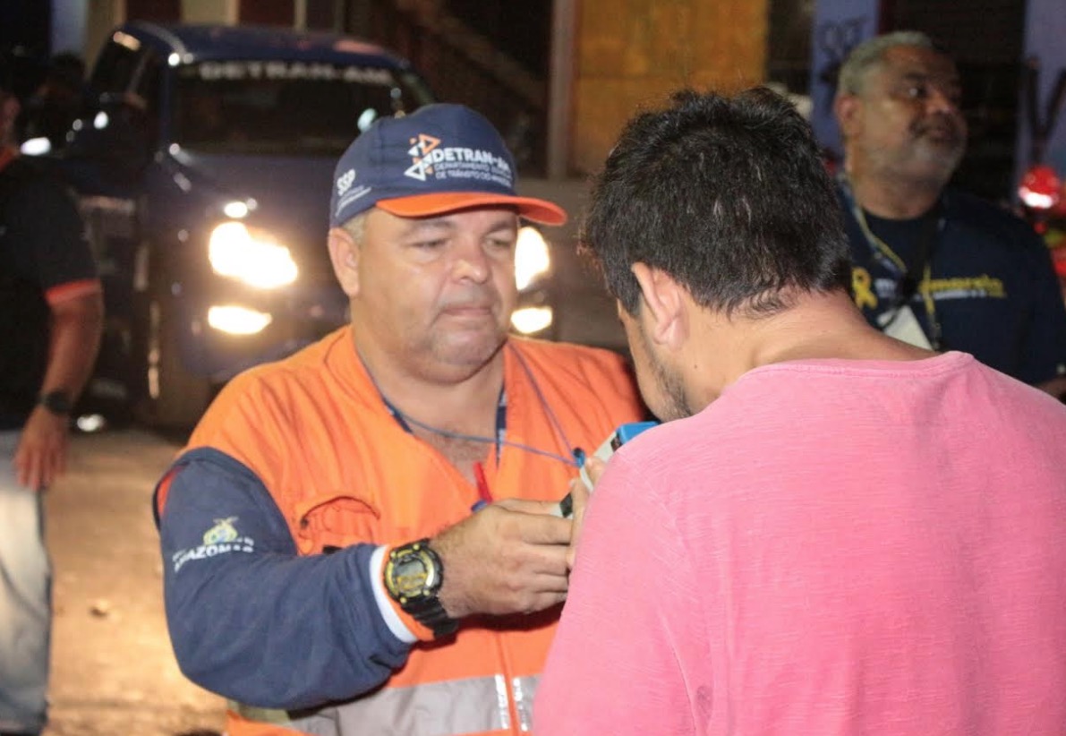 Detran flagra 25 motoristas alcoolizados em Manaus