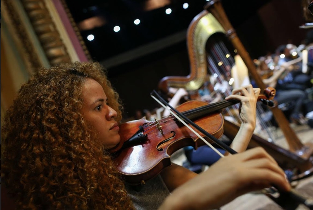 Amazonas Filarmônica apresenta As Valsas Não Vienenses no Teatro Amazonas