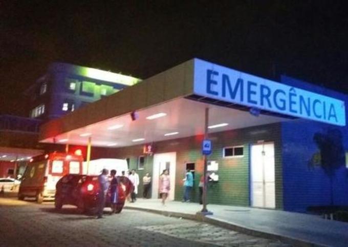 Adolescente tem o pé atravessado por bala em Manaus