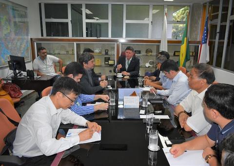 Interesse pela Zona Franca de Manaus leva chineses a visitar Suframa