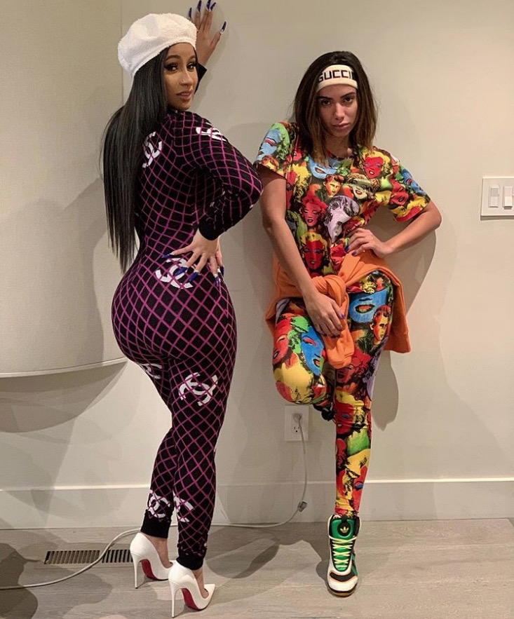 Anitta posa com Cardi B e confirma parceria: ‘o bonde das funkeiras’ 