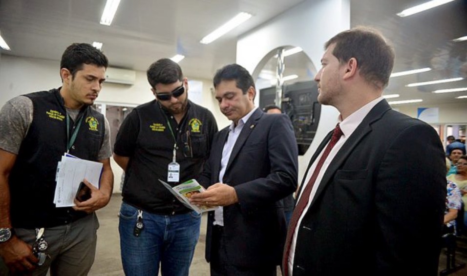 Posto de atendimento da Amazonas Energia é multado por não cumprir a Lei das Filas