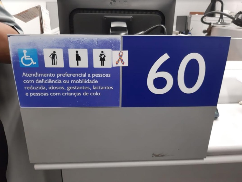 Agência da caixa é multada por não cumprir lei das filas em Manaus