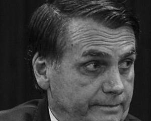 Risco  de Bolsonaro  radicalizar e colocar em xeque a democracia  fica maior