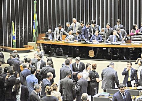 Câmara instala hoje comissão para analisar aposentadoria de militares