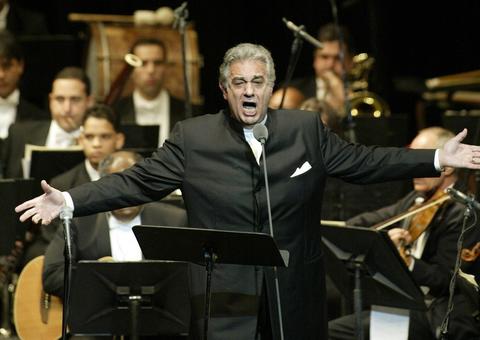 Ópera de Los Angeles vai investigar acusações contra Plácido Domingo