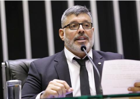 ‘Beijar homens, sim. Transar, não!’, diz Alexandre Frota