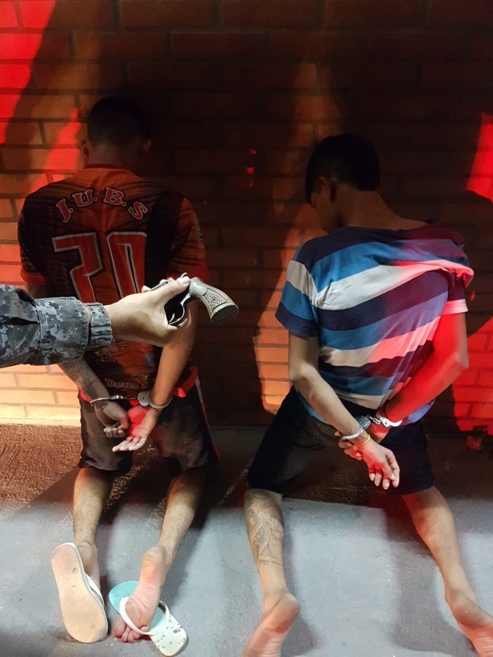 Com missão de matar desafetos, dupla tem plano frustrado ao ser presa em Manaus