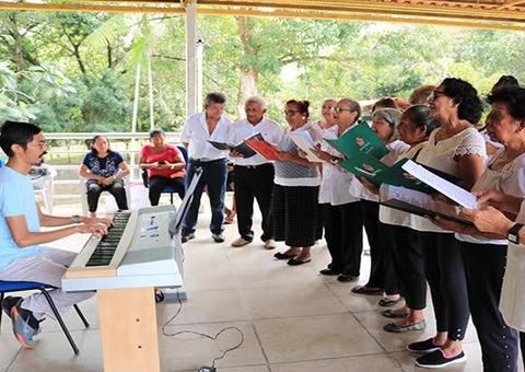 Cursos gratuitos de teatro, flauta doce, canto e coral estão com as inscrições abertas em Manaus 