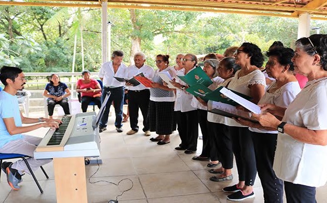 Cursos gratuitos de teatro, flauta doce, canto e coral estão com as inscrições abertas em Manaus 